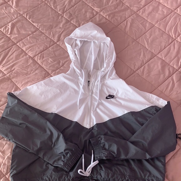 Nike Other - Crop Nike Women’s Wind breaker
